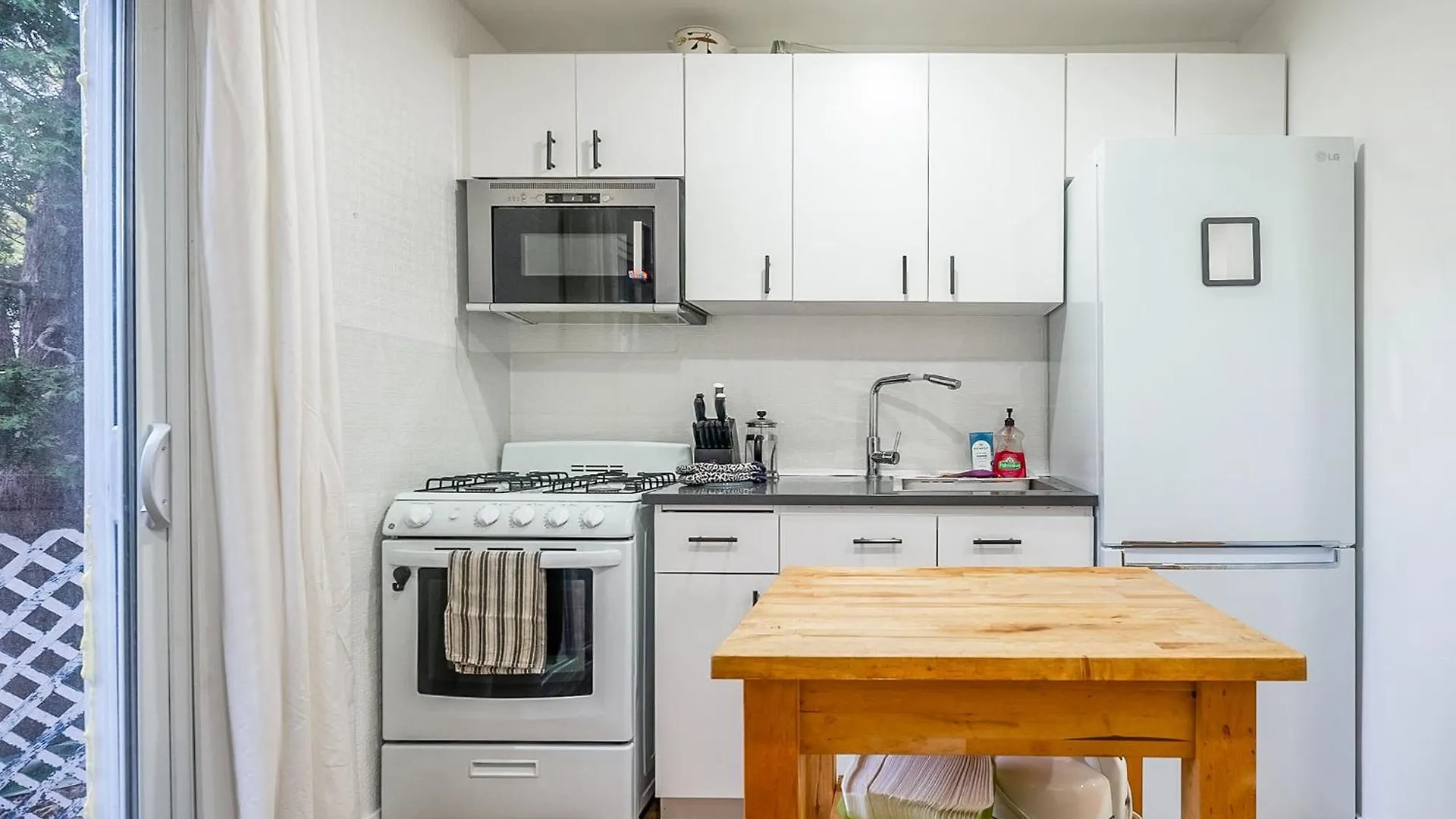 Modern Townhome 3Br-Double Bed Near Christie Pits Park Toronto Holiday home
